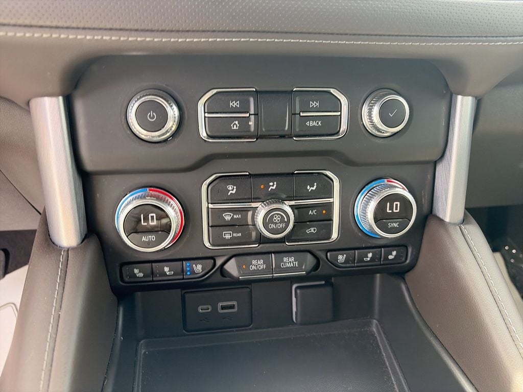 2023 GMC Yukon XL SLT