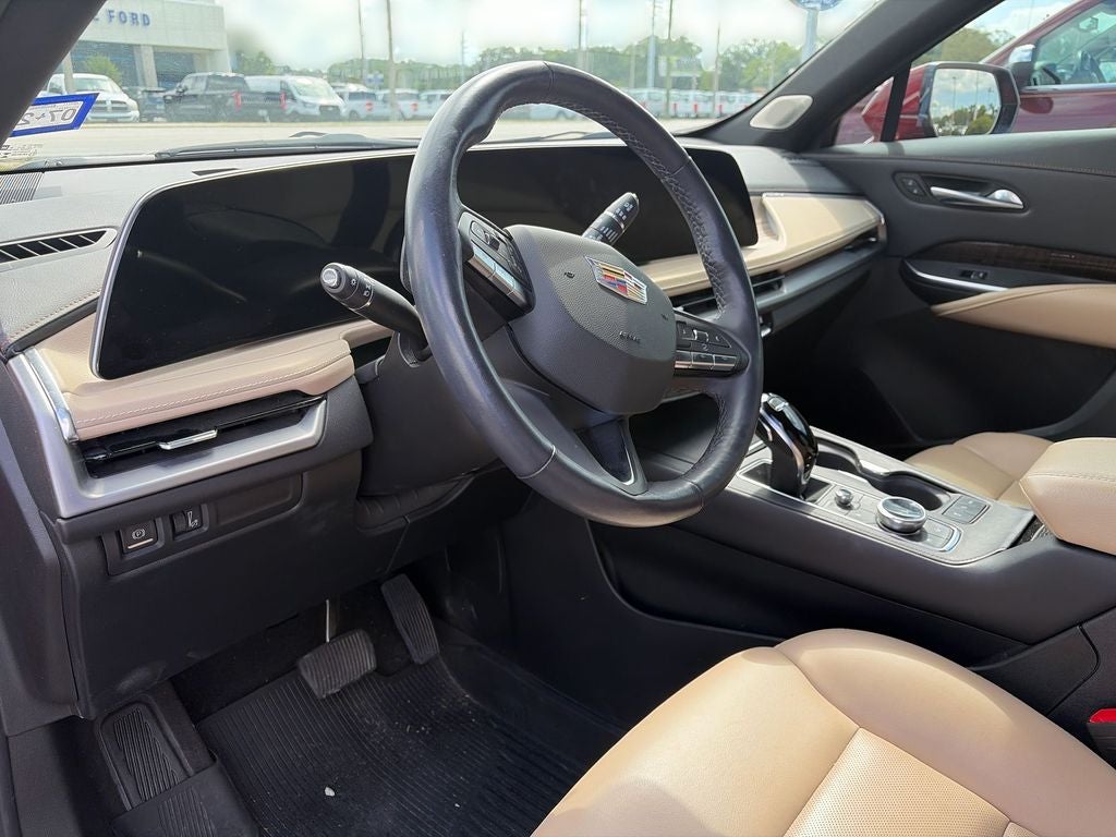 2024 Cadillac XT4 Premium Luxury