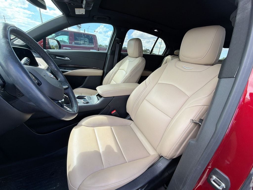 2024 Cadillac XT4 Premium Luxury
