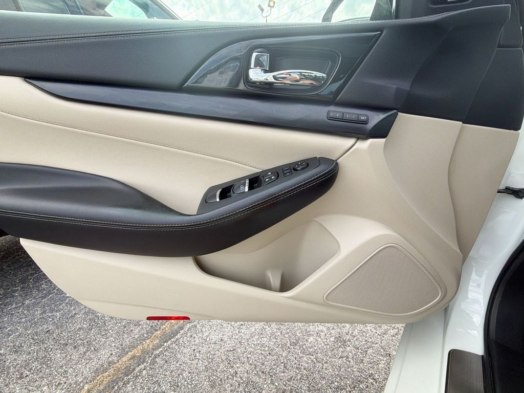 2023 Nissan Maxima Platinum