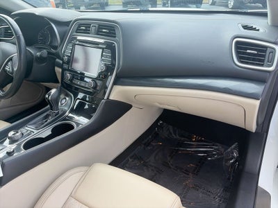2023 Nissan Maxima Platinum