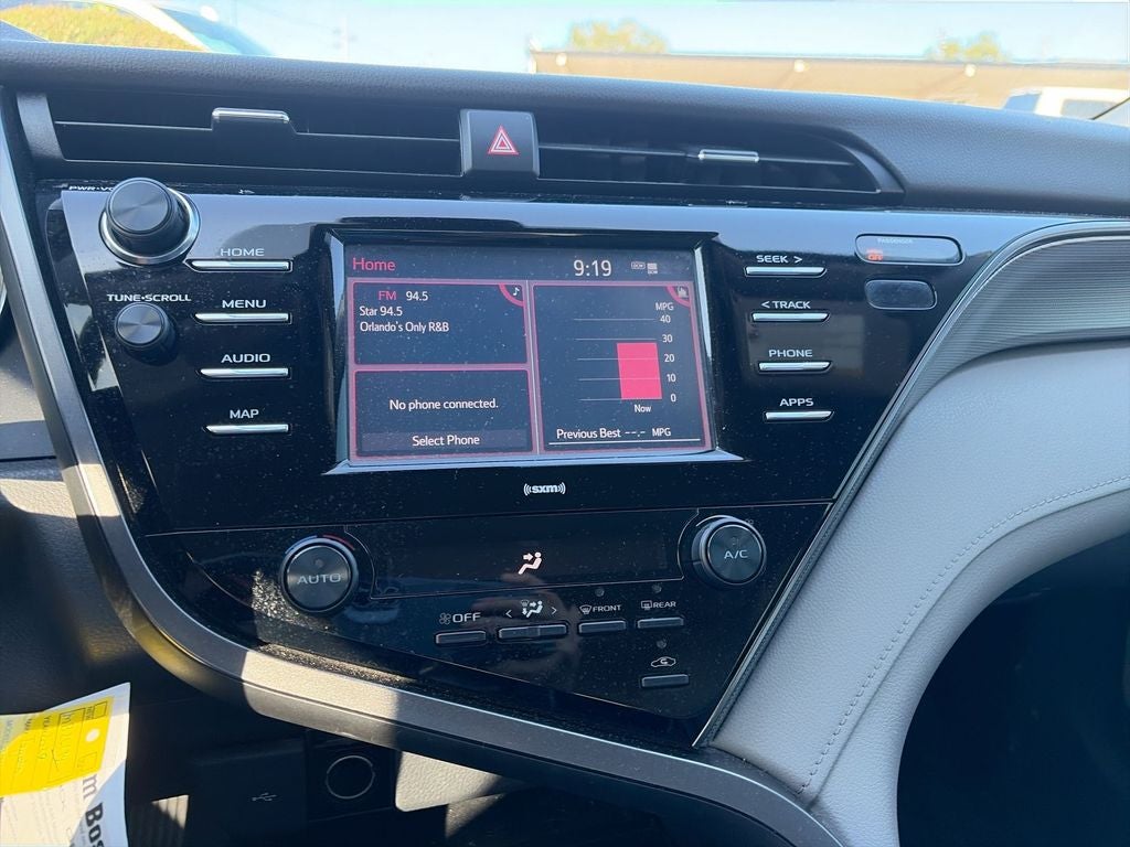 2020 Toyota Camry SE