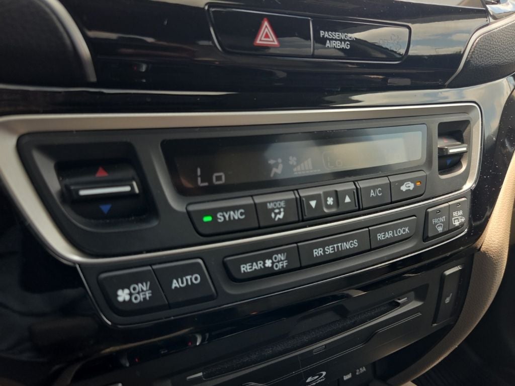2021 Honda Pilot Touring 8 Passenger