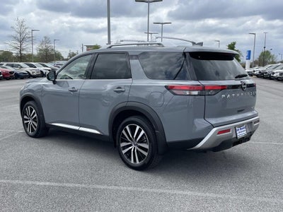 2025 Nissan Pathfinder Platinum
