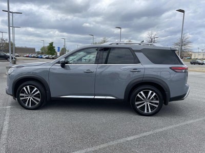 2025 Nissan Pathfinder Platinum