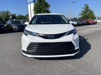 2023 Toyota Sienna LE 8 Passenger