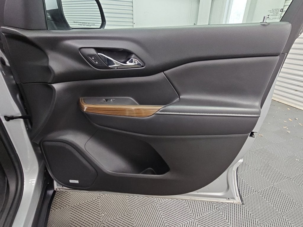 2018 GMC Acadia SLE-2