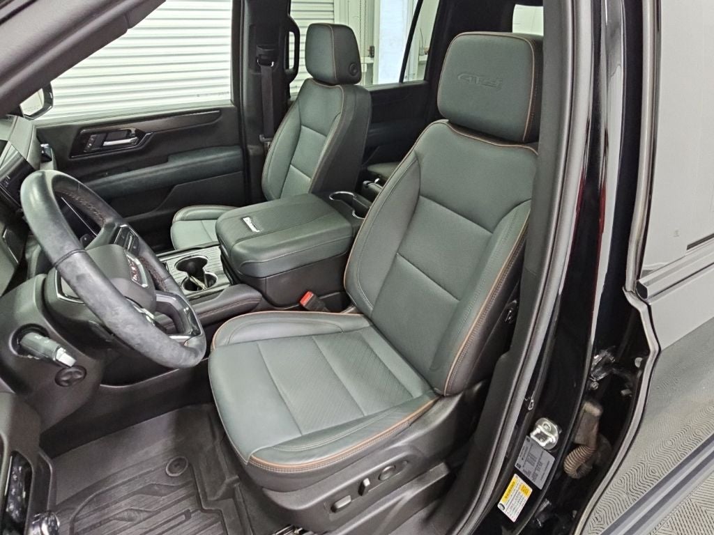 2025 GMC Yukon XL AT4