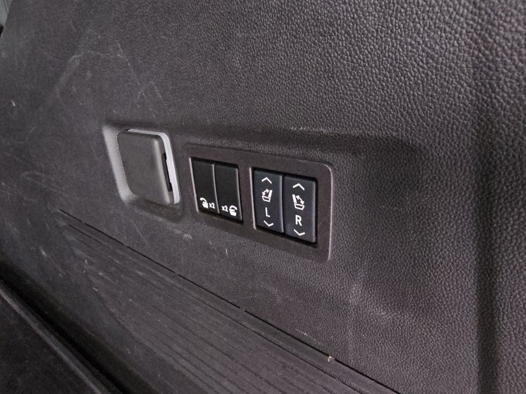 2025 GMC Yukon XL AT4
