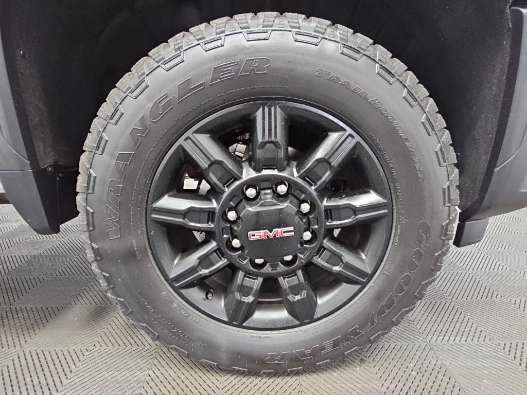 2025 GMC Sierra 2500HD AT4