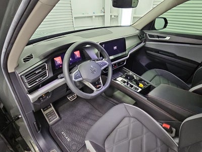 2024 Volkswagen Atlas 2.0T Peak Edition SEL