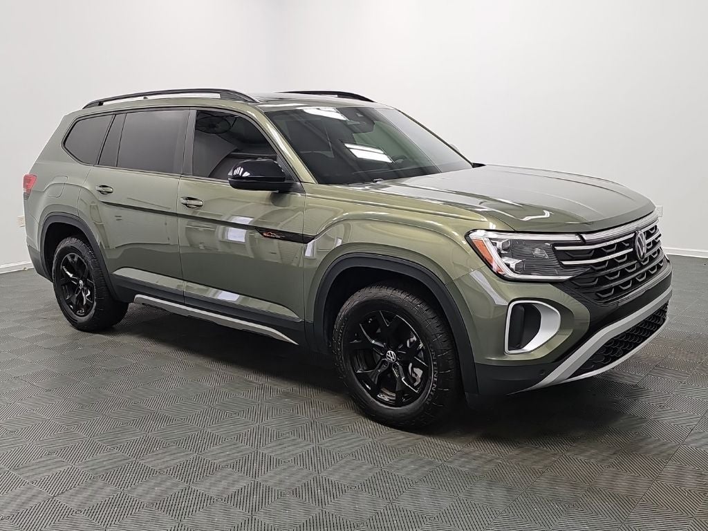 2024 Volkswagen Atlas 2.0T Peak Edition SEL