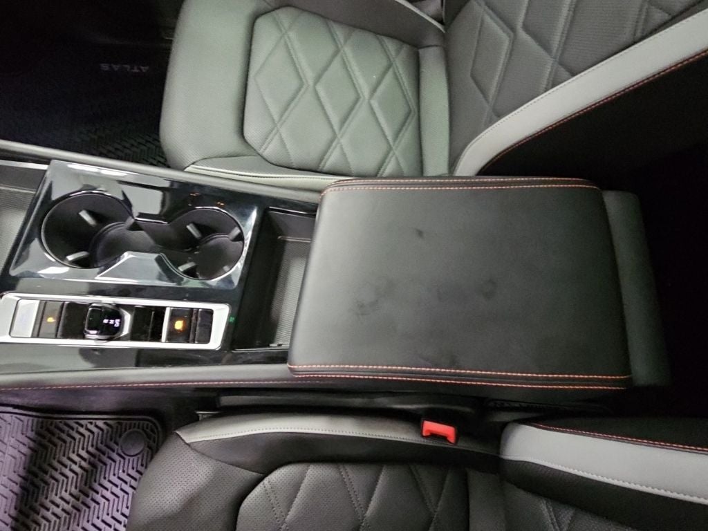 2024 Volkswagen Atlas 2.0T Peak Edition SEL
