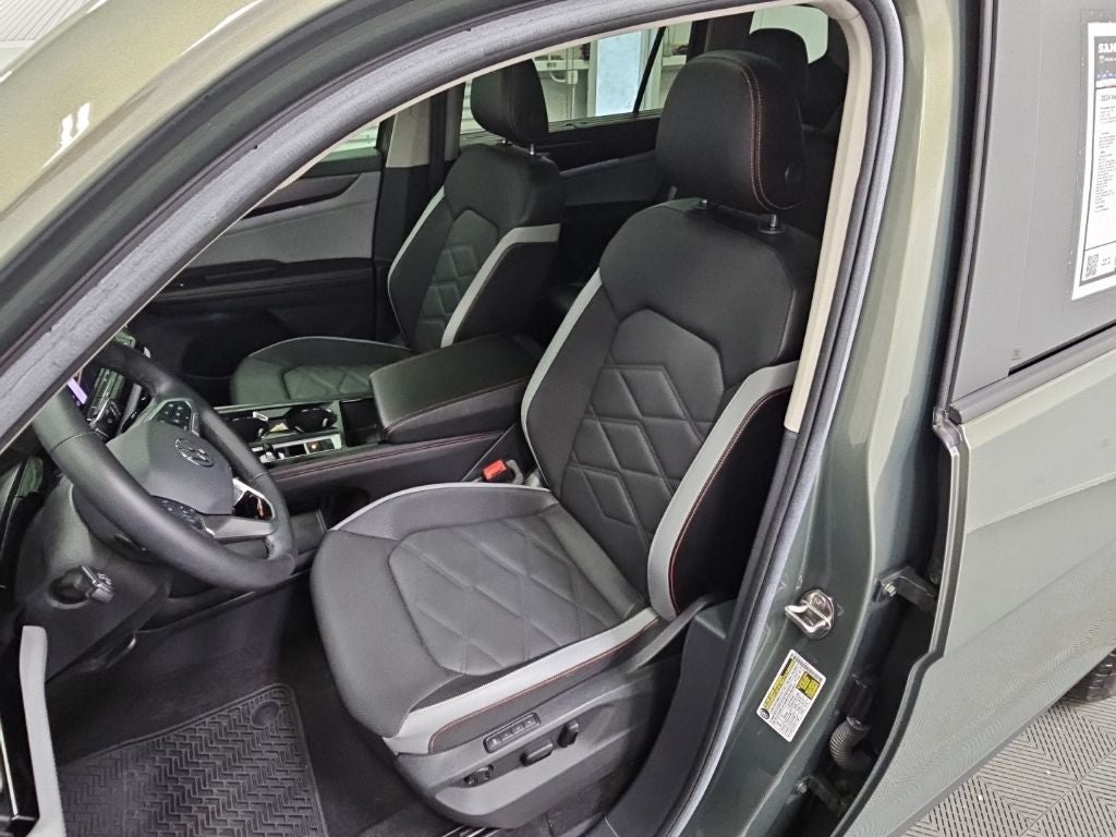 2024 Volkswagen Atlas 2.0T Peak Edition SEL