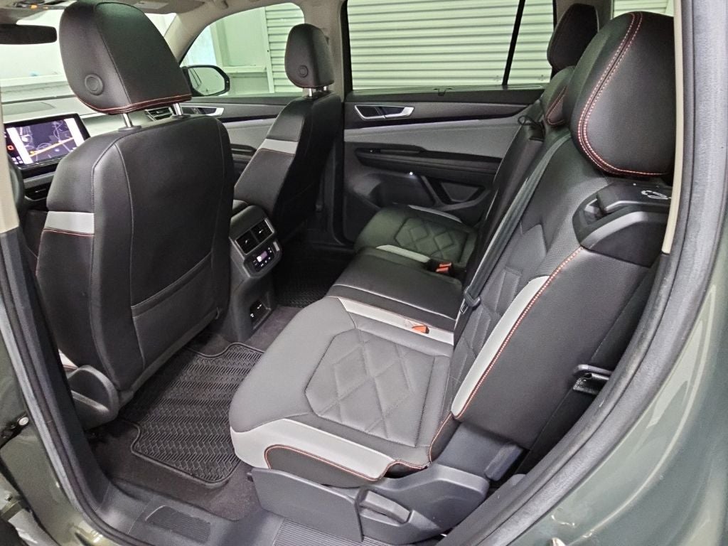 2024 Volkswagen Atlas 2.0T Peak Edition SEL