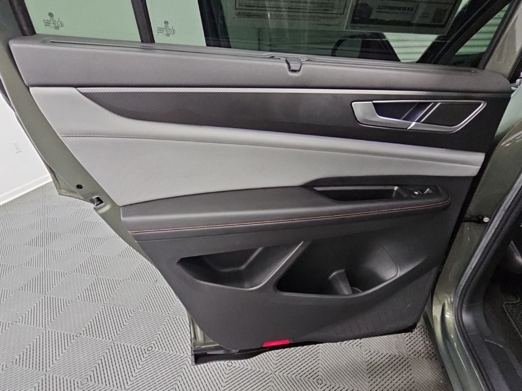 2024 Volkswagen Atlas 2.0T Peak Edition SEL