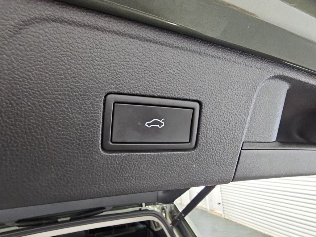 2024 Volkswagen Atlas 2.0T Peak Edition SEL