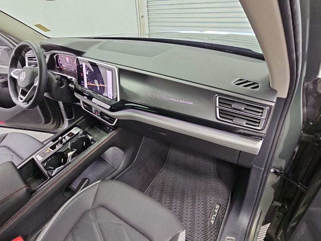 2024 Volkswagen Atlas 2.0T Peak Edition SEL