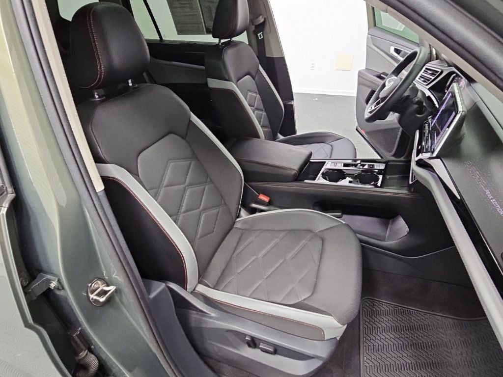 2024 Volkswagen Atlas 2.0T Peak Edition SEL