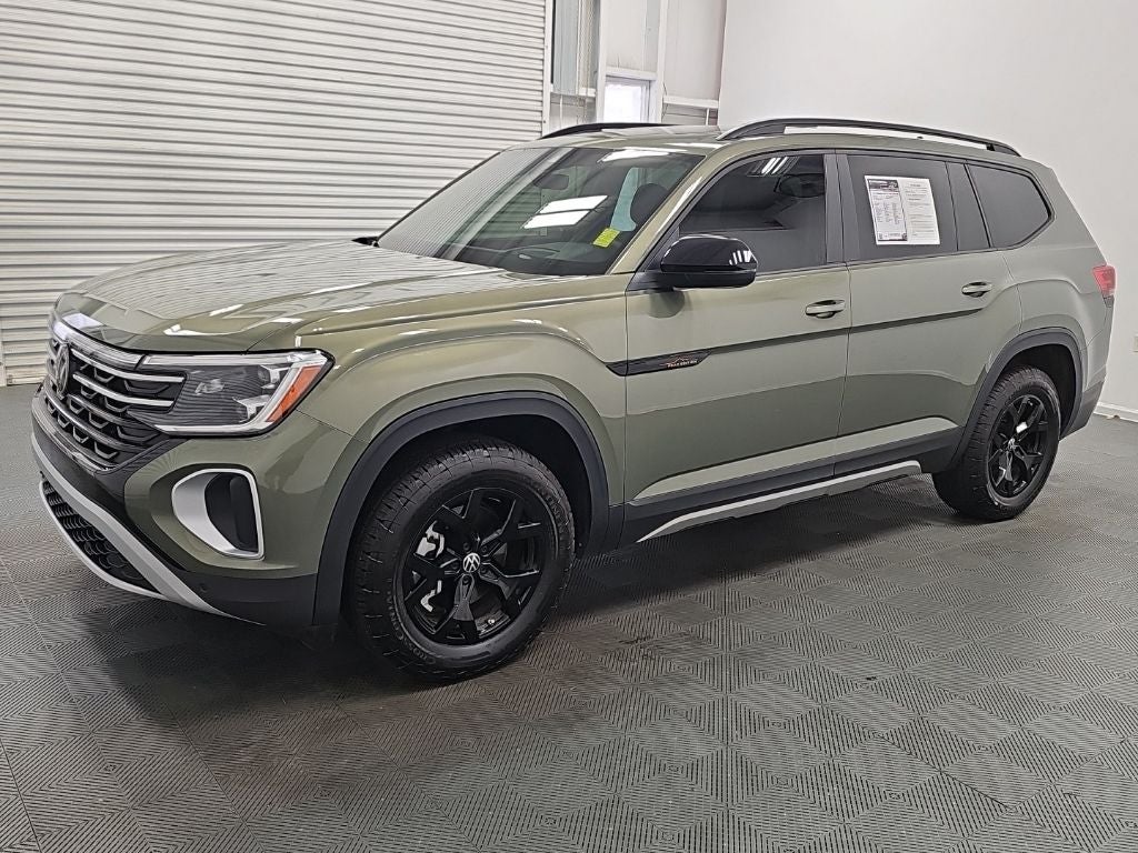 2024 Volkswagen Atlas 2.0T Peak Edition SEL