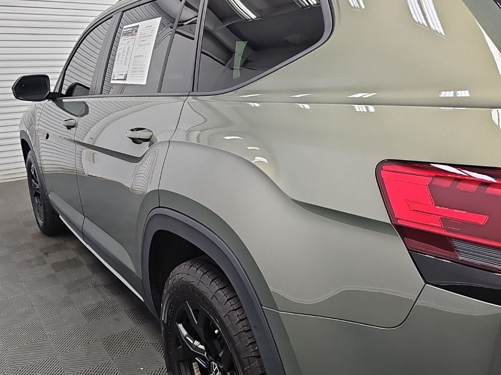 2024 Volkswagen Atlas 2.0T Peak Edition SEL