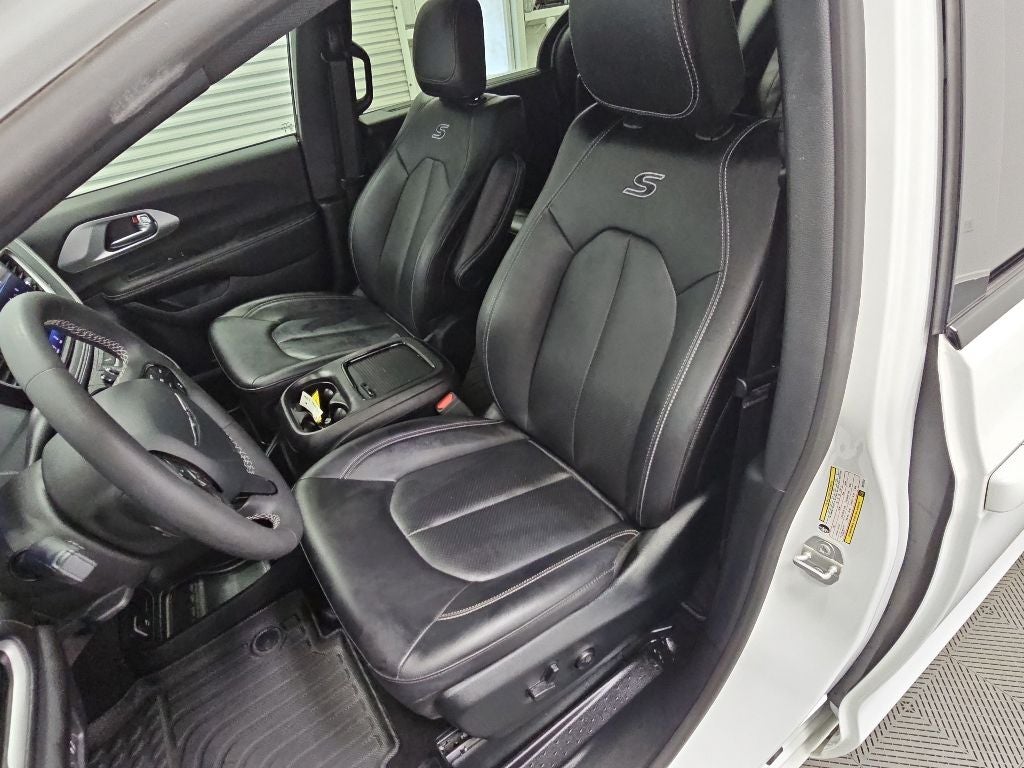 2024 Chrysler Pacifica Touring L S APPEARANCE PKG