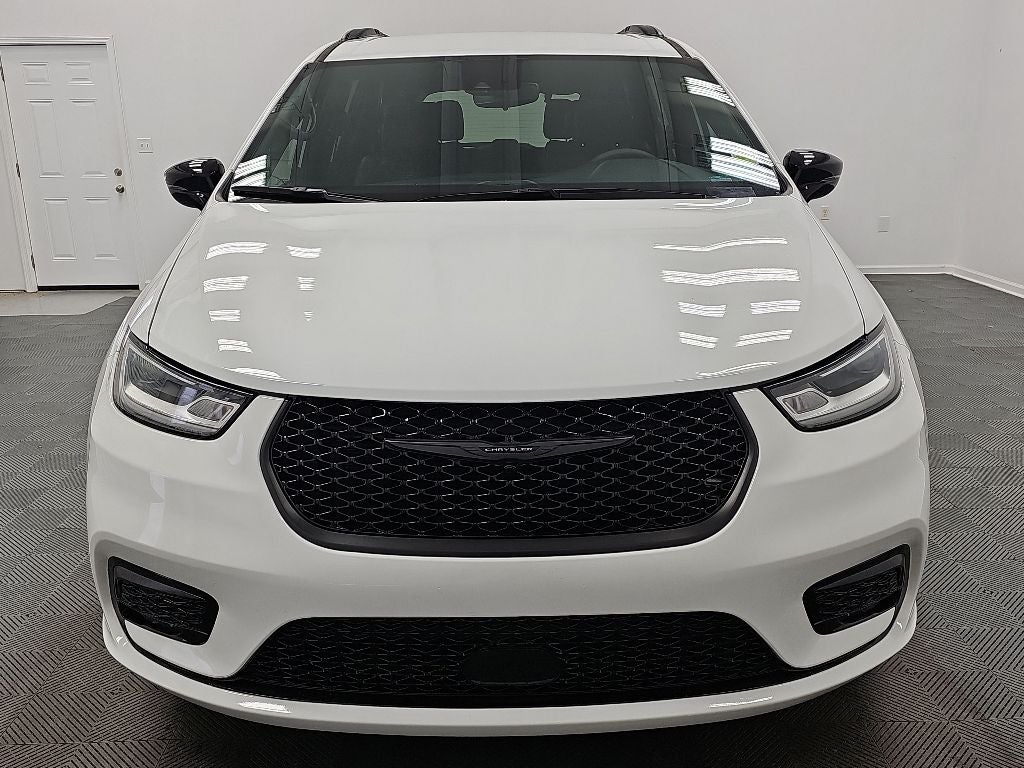 2024 Chrysler Pacifica Touring L S APPEARANCE PKG