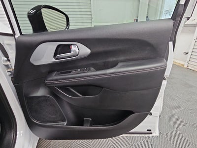 2024 Chrysler Pacifica Touring L S APPEARANCE PKG