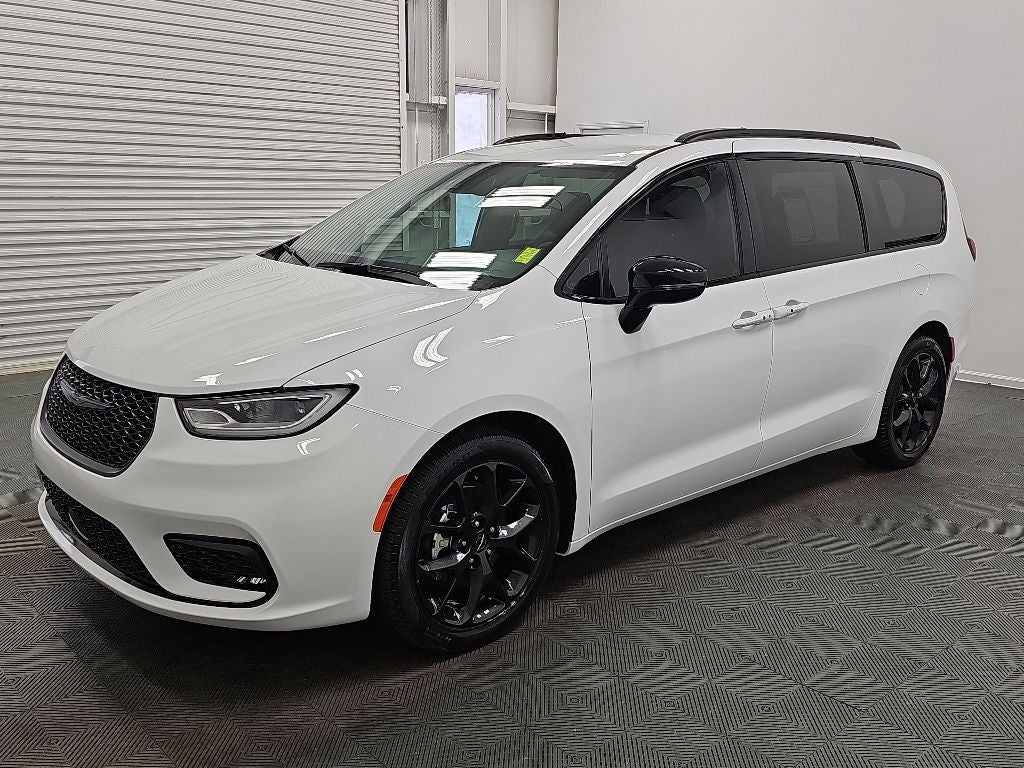 2024 Chrysler Pacifica Touring L S APPEARANCE PKG