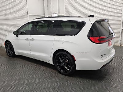 2024 Chrysler Pacifica Touring L S APPEARANCE PKG