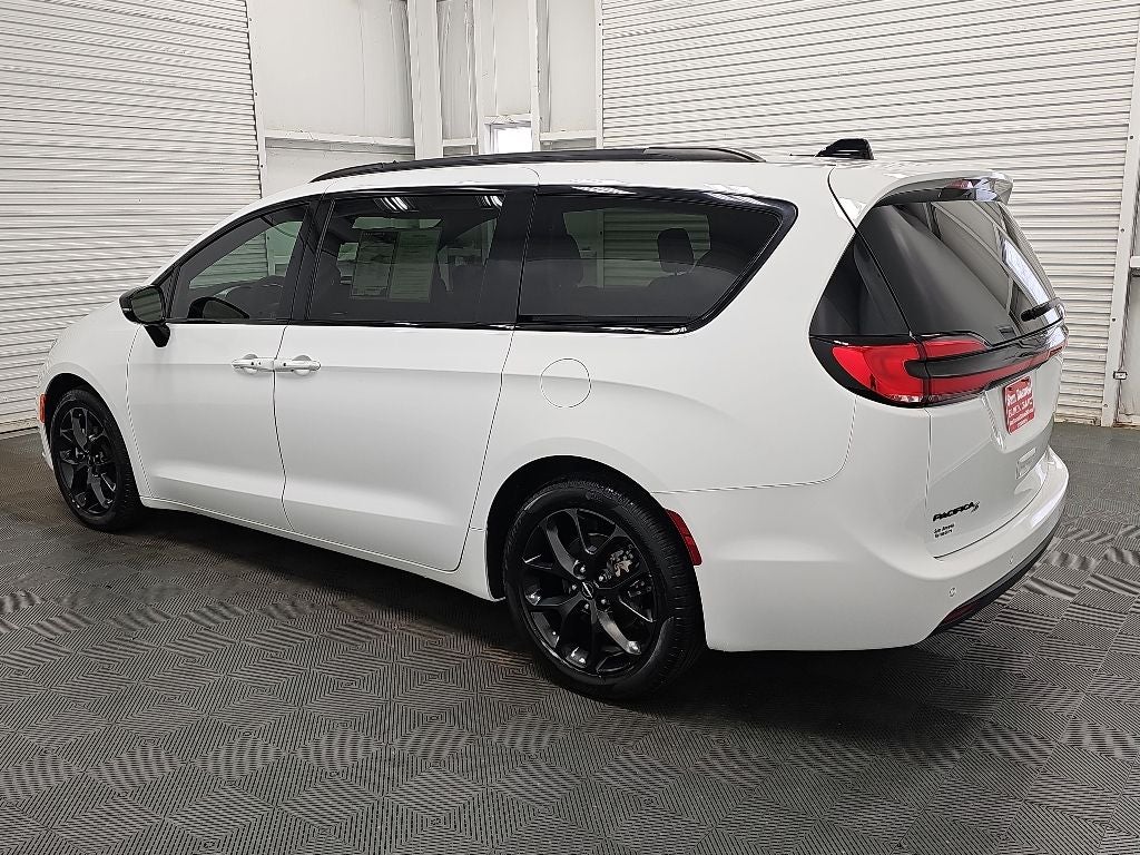 2024 Chrysler Pacifica Touring L S APPEARANCE PKG