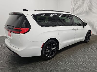 2024 Chrysler Pacifica Touring L S APPEARANCE PKG