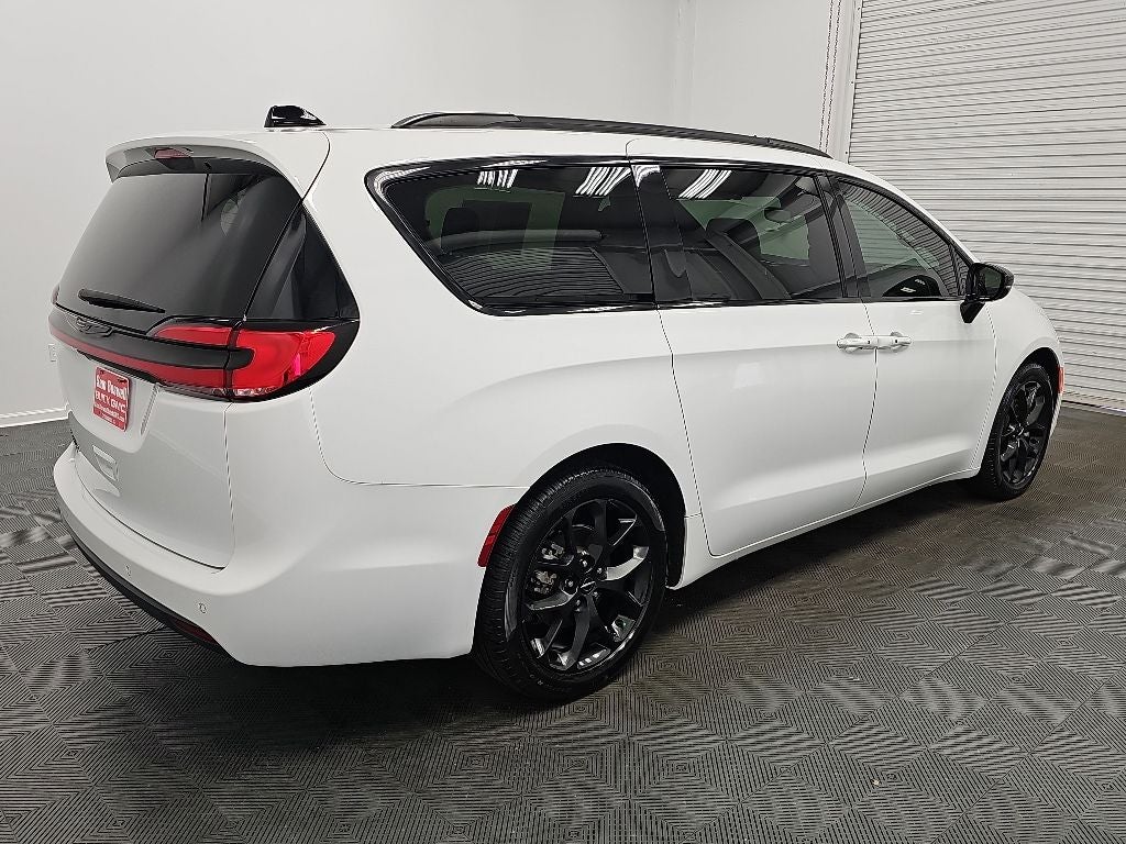 2024 Chrysler Pacifica Touring L S APPEARANCE PKG