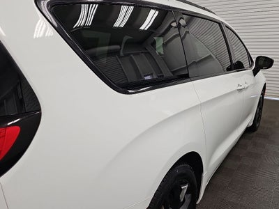 2024 Chrysler Pacifica Touring L S APPEARANCE PKG