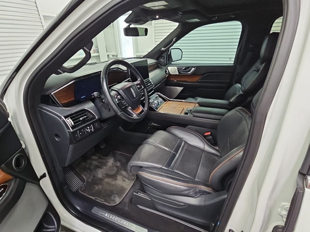 2022 Lincoln Navigator Black Label