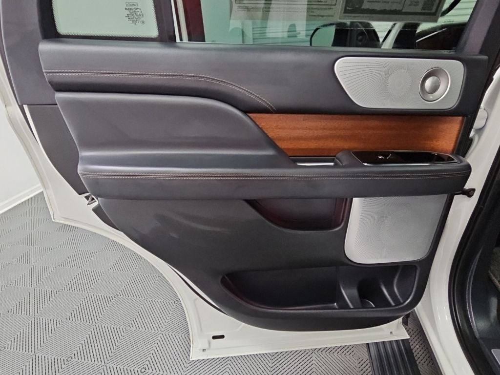 2022 Lincoln Navigator Black Label