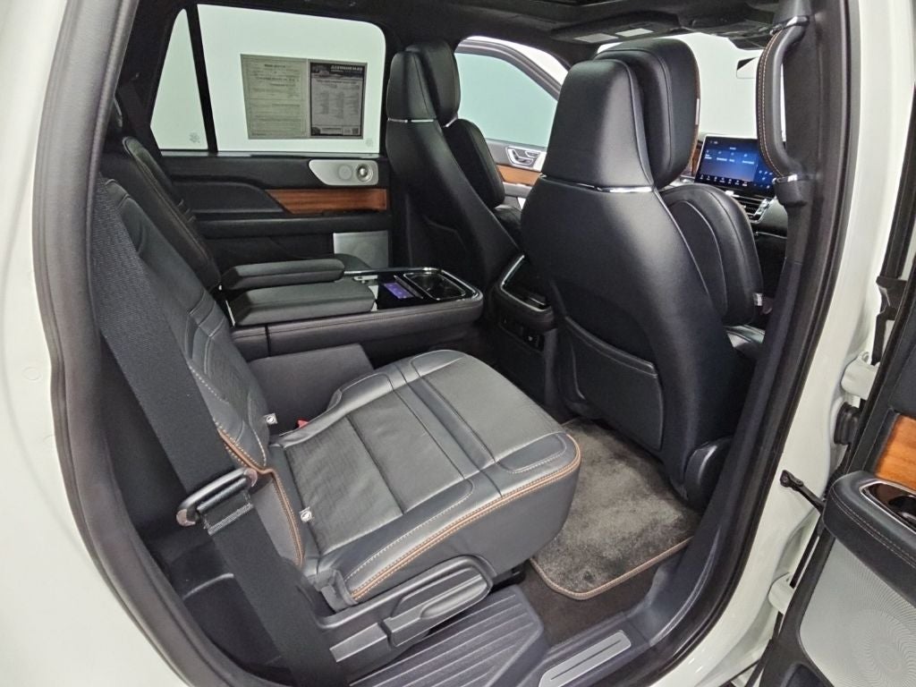2022 Lincoln Navigator Black Label