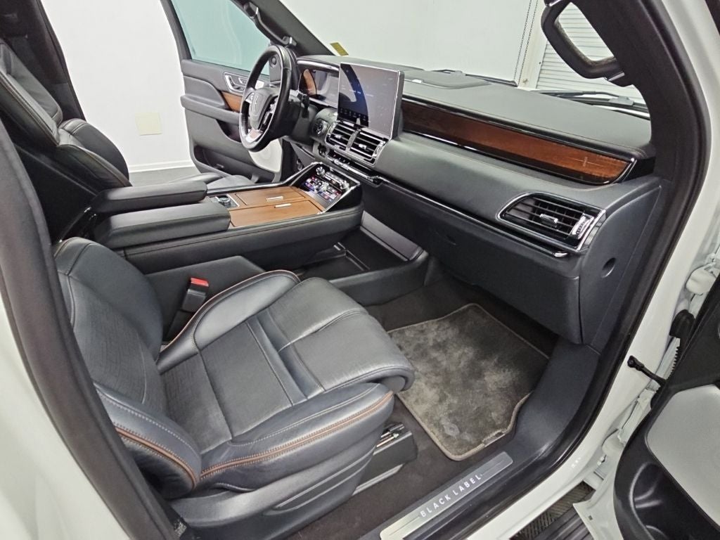 2022 Lincoln Navigator Black Label